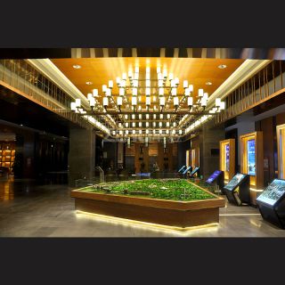 酒店在進(jìn)行酒店燈具定制時應(yīng)該注意哪些事項(xiàng)呢？